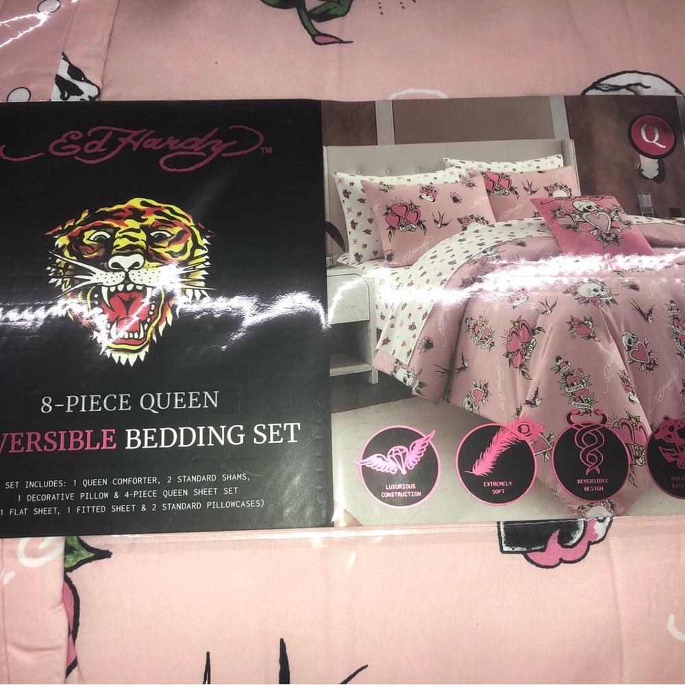 🩷 ED Hardy Pink Reversible 8-Piece Queen Bedding Set